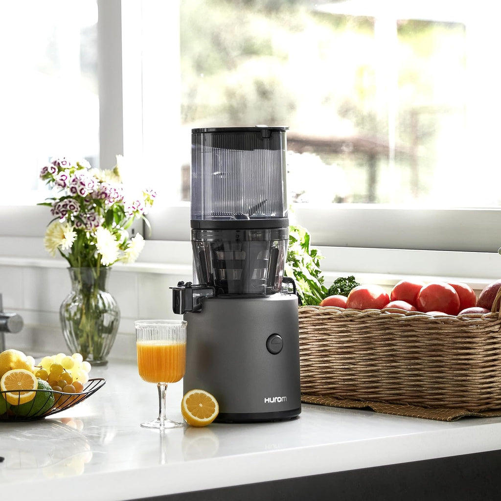 HUROM | Entsafter Gemüse und Obst | Slow Juicer | H320N | Elektrische Kaltpresse | Ruhiger Motor | Leicht zu Reinigen | mit groem Behlter und Siebfilter 2L | 200 Watt | BPA Frei | Schwarz